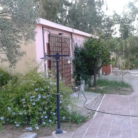 Ischerchis Con Piscina Castiadas Costa Rey