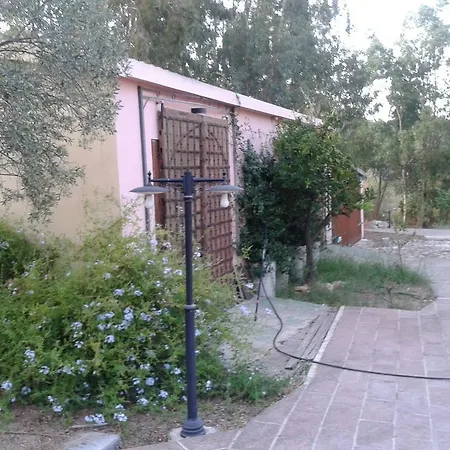 Ischerchis Con Piscina Castiadas Costa Rey